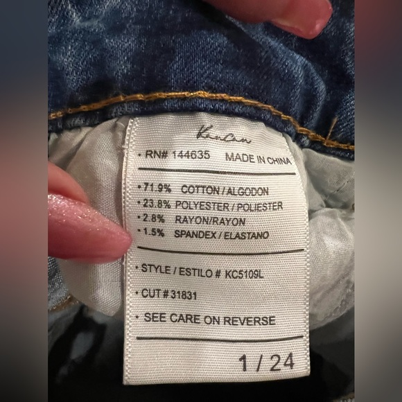 NWT. Kancan skinny jeans 1/24. Light wash. Distressed. with ankle slit - Picture 4 of 7